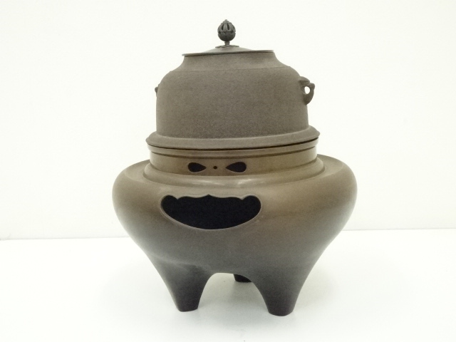  釜師佐藤清光・風炉師昇雲造　唐銅朝鮮風炉（敷板付）（共箱）